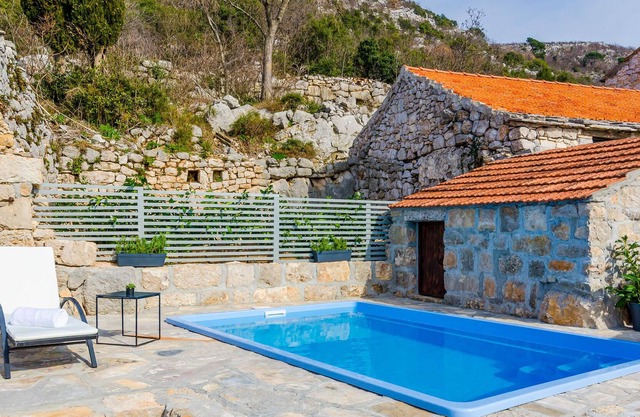 This beautiful stone house is located in the small idyllic village of Brotnica, not far from the fam