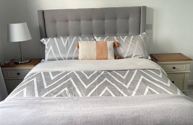 This luxury one bedroom apartment is located in the heart of the city.