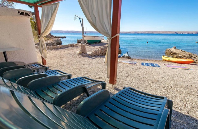 This vacation house is located close to the sea and away from mass tourism, in a sparsely populated