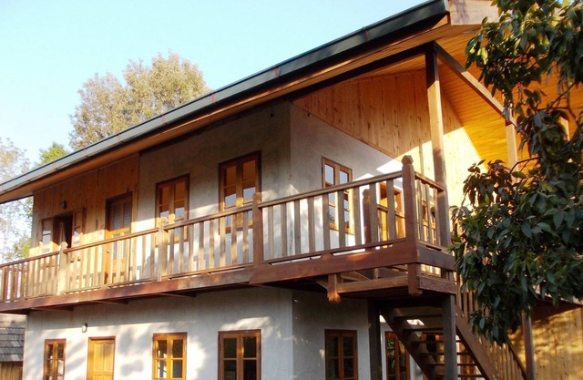 Thitaw Lay House B & B