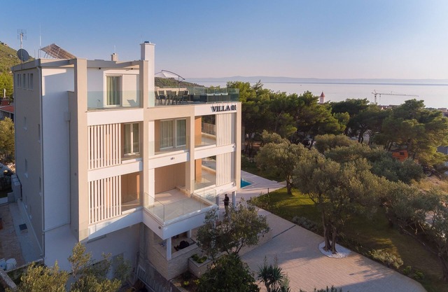Three bedroom apartment with air-conditioning Promajna, Makarska (A-19144-a)