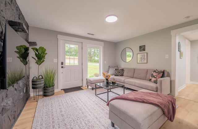 Three Bedrooms - Blacksburg Suites