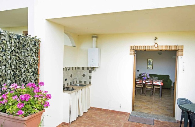 Three-room apartment 5 Torre di Barì, near the sea, with two bedrooms and covered terrace