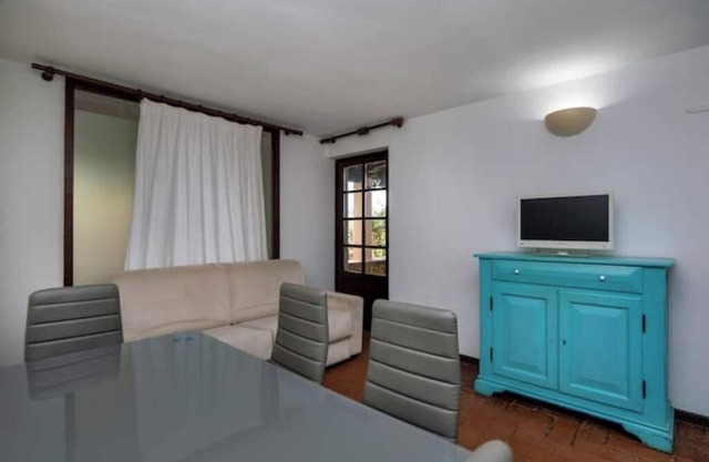Three-room apartment for 6 on the beach
