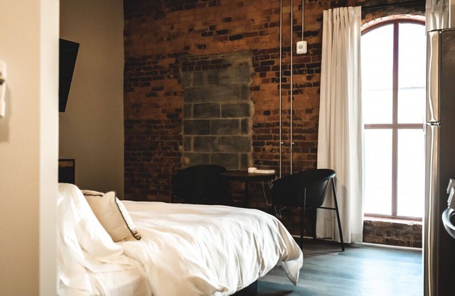 Three Trails Downtown Elkin, Studio Loft