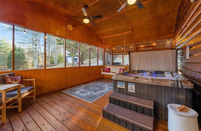 *Timber & Tin 2*Cabin|Couples Getaway|Creek|HotTub