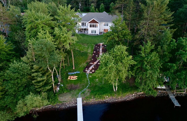 Timberline Sunset is the perfect family retreat for 18 guests