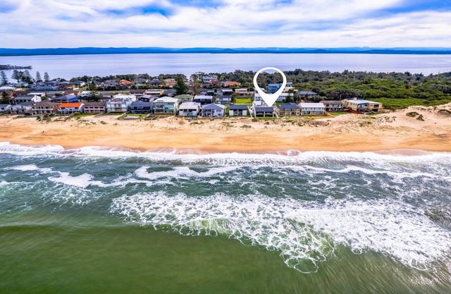Time and Tides - Beachfront, Stunning Ocean Views.