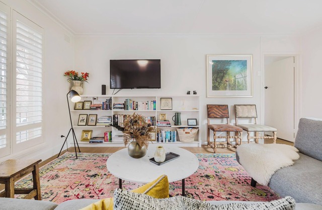 Timeless Fusion of Vintage Charm & Eclectic Chic