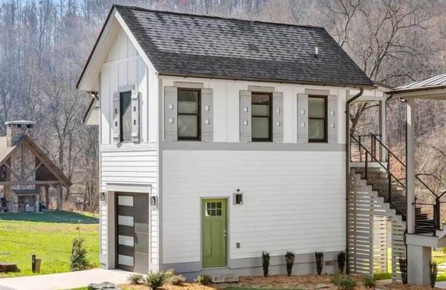 Tiny Home Studio w/Gym + W/D