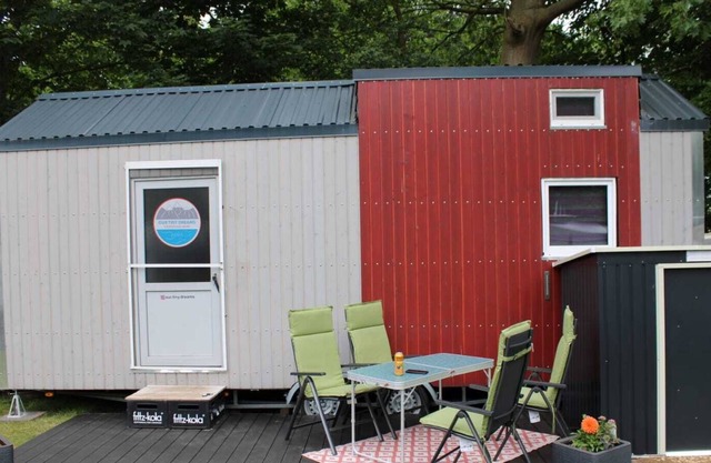 Tiny house for 2-4 people at the bathing lake (near the North Sea)