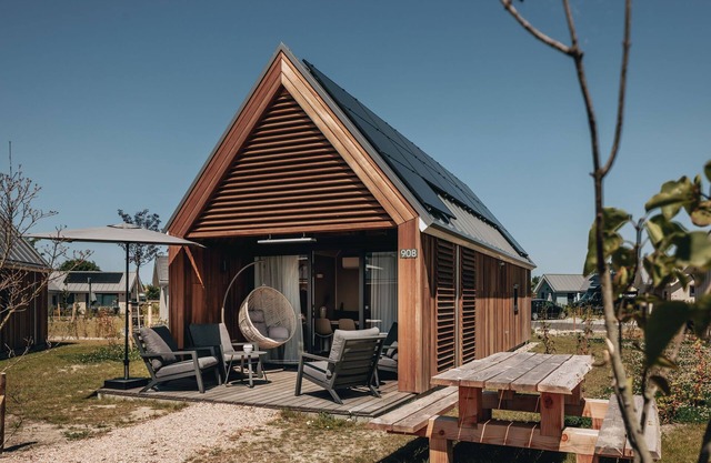 Tiny House in Nieuwvliet-Bad near Beach