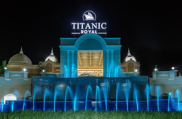 Titanic Royal-Families and Couples only