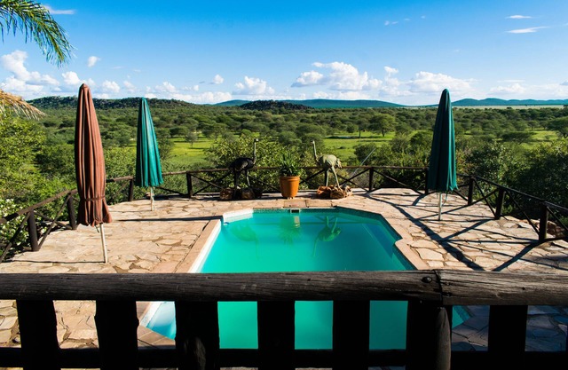 Toko Kamanjab Lodge & Safari