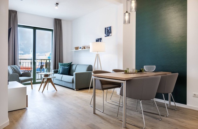 Tolles Apartment in Hafenlage mit Balkon und Blick auf das Maritime Hafenleben