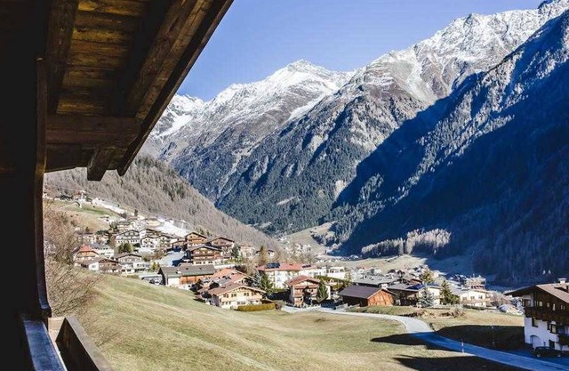 Top 4 - Apartment Right on the Slopes With Free Wifi and top Modern Furnishings - A Casa Juwel Sölden, ski in & ski out