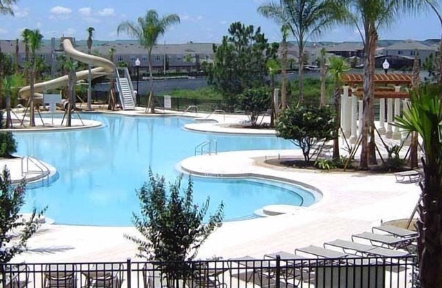 Top floor on Disney's doorstep - Great location
