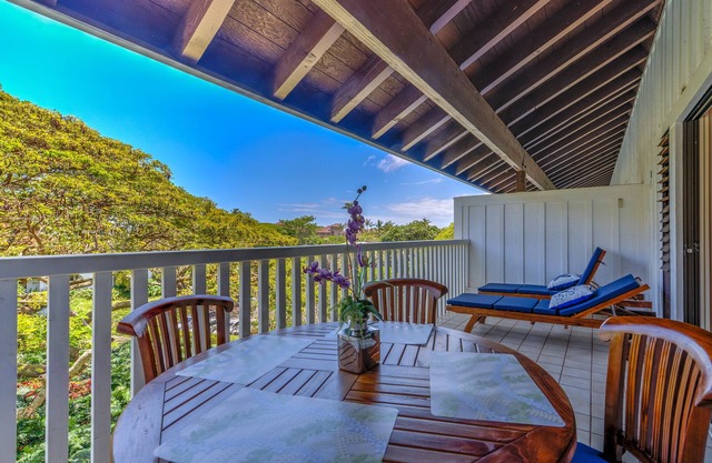 Top floor-quiet, 3 min walk to beach, Espresso machine, pool/fitness, HBO