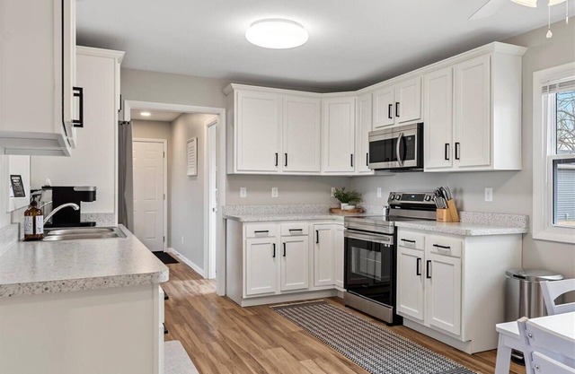 Top-Rated Premier 3-Bedroom Spotless & Charming House