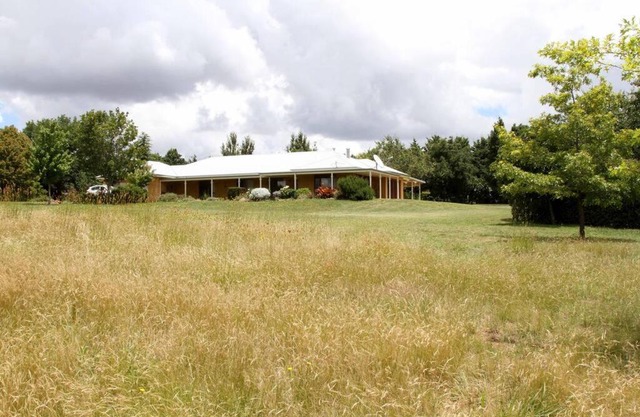 Topsys Corner - large rural house near Orange