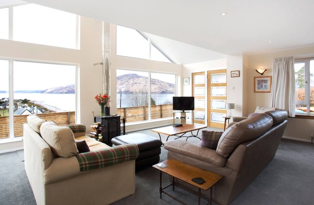 TORGORM, pet friendly, country holiday cottage in Glenelg