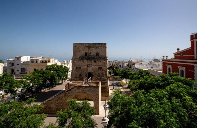 Torre Lama con balcone vista mare by Wonderful Italy