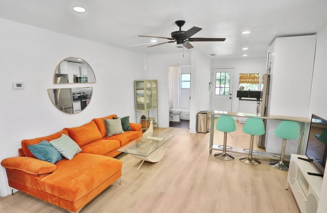 Tower of the Americas |The Alamo |La Villita |Lounge |Yard |Games |DT 3mi