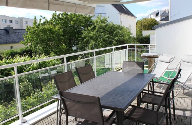 Town house 100 m from the beaches and the center