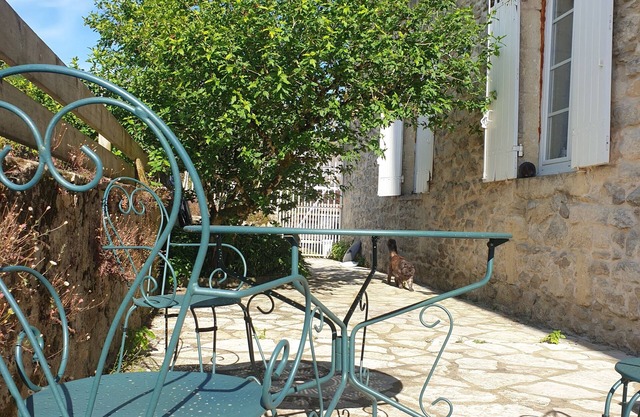 Town house with vineyard view sleeps 4