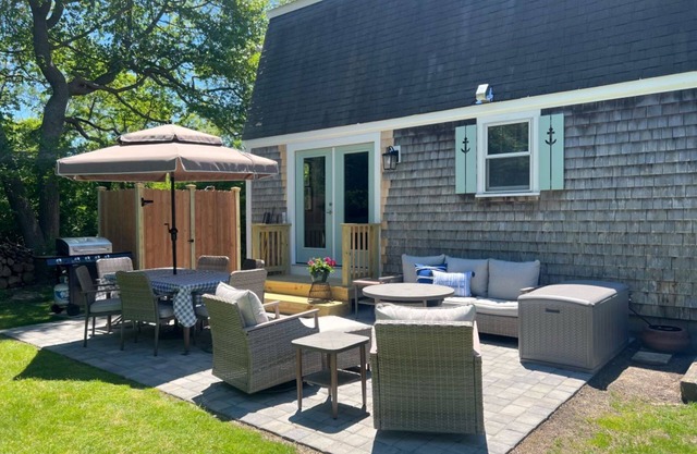 Town Neck Hideaway: Walk to Beach & Village