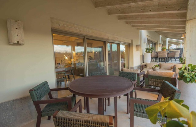 Townhouse 4BR Pueblo Parvada