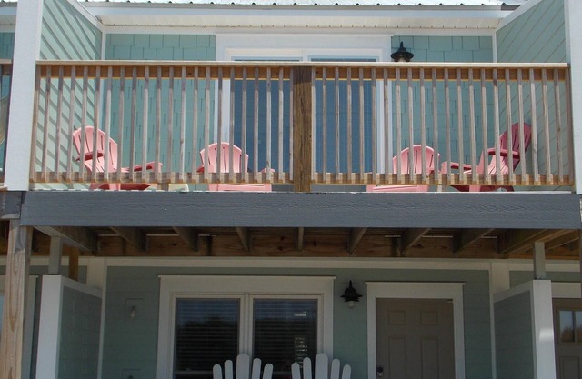 TOWNHOUSE IN BEAUTIFUL SUNNYSIDE BEACH