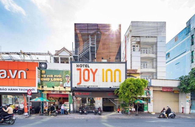 Townhouse Oak near International Airport, District Tan Binh