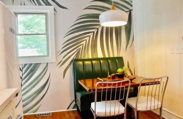 Townside Nook: 2-Blocks to Downtown Sparta