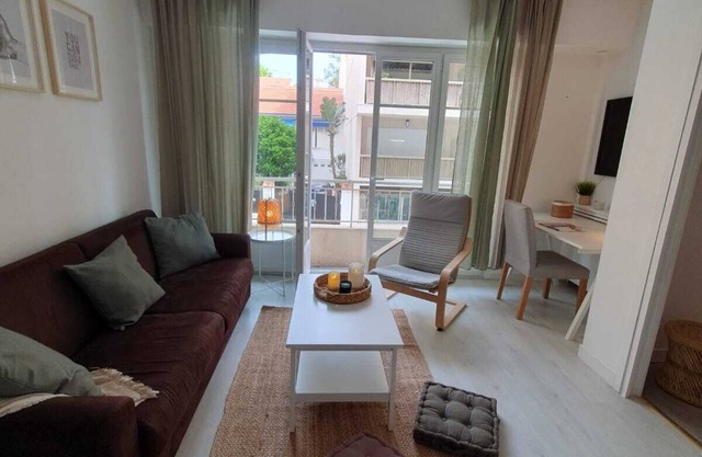 Très Grand Studio 41m2, Juan-les-pins, 200m des Plages, Tout à Proximité! Idéal!