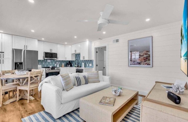 Tradewinds Cottage 14 - Completely Renovated Beach/Pool Access