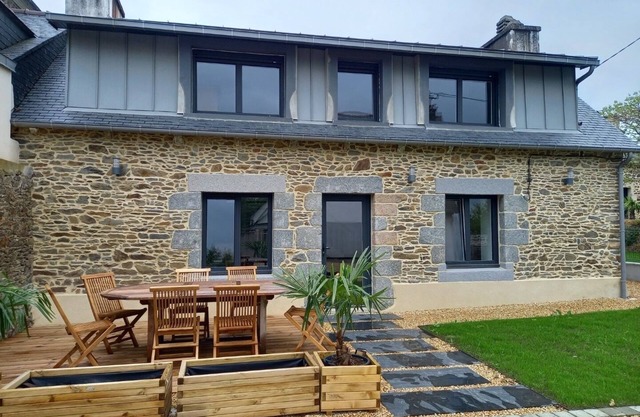 Traditional Breton house 5 minutes' walk from the sea