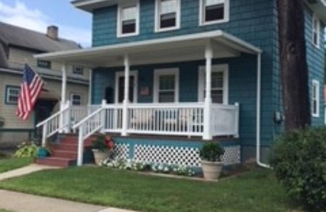 Traditional Curtis Home in the heart of Hammondsport