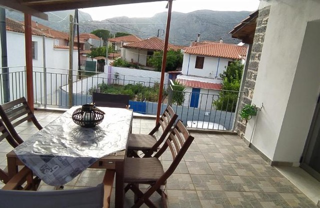 Traditional stone house Vrisi