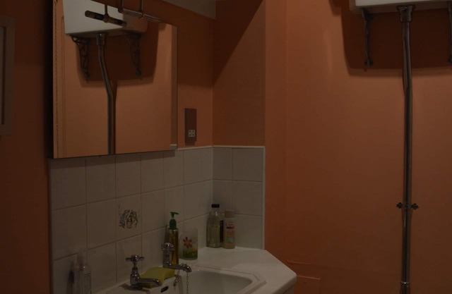 Traditional-Styled 2BD Flat, Heart of Edinburgh