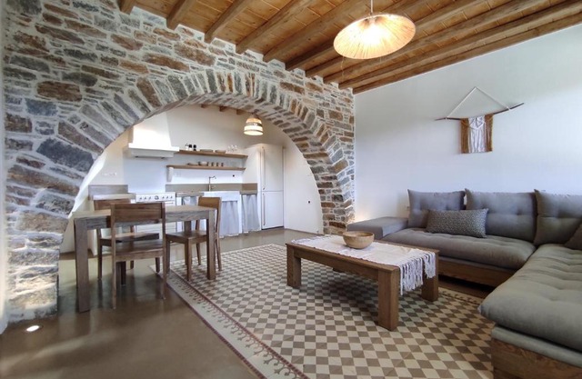Traditional suites in Chora Kythnos #6