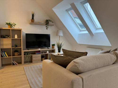 train station, Kahlenberg, historic, danube - Axara Housing FHG 20