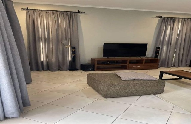 Tranquil 2-bedroom apartment in Arusha with WiFi, AC
