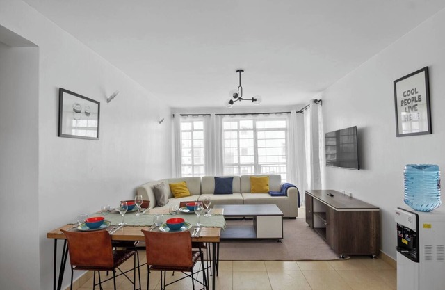 Tranquil 3BR Apt with Pool & Gym in Tatu City