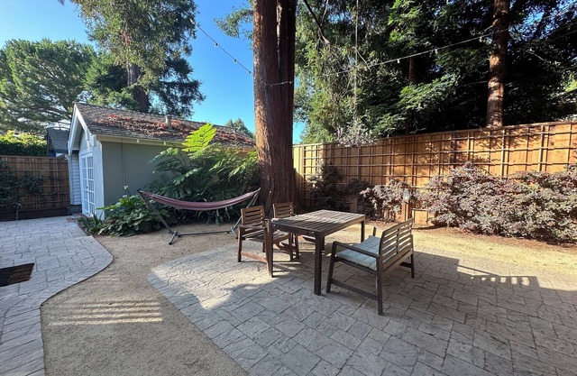 Tranquil cottage with WiFi in charming Palo Alto