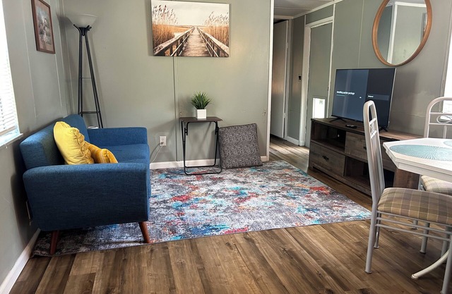 Tranquil Hidden Gem mobile home in awesome Ocala with AC, WiFi