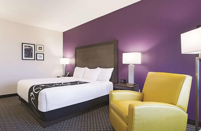 Tranquil Hotel Room Perfect for Relaxing Beach Days & Swimming Fun