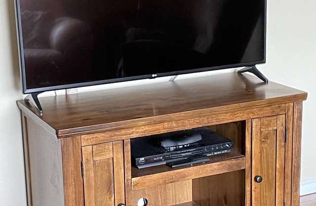 Tranquil Retreat. 3 bedroom home. 5 min from downtown/walking trails/restaurants