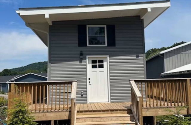 Tranquil Tiny House by the Brook – Your Mountain Escape Awaits