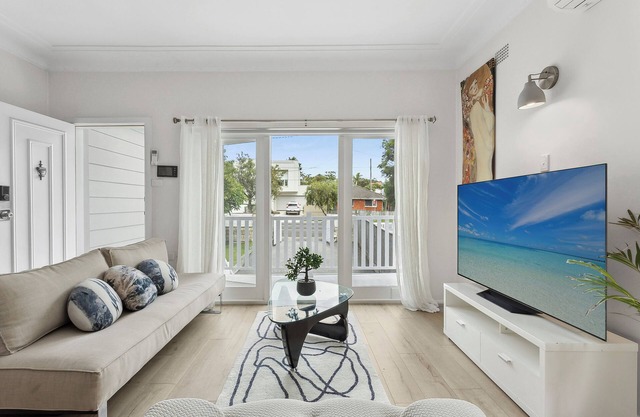Tranquility 3bedroom 1 bathroom Town House at Freshwater